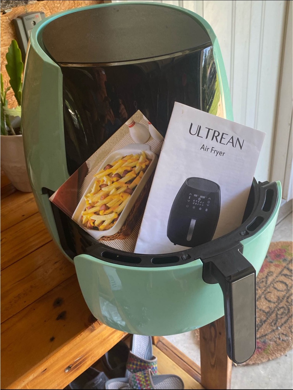 Mint Green Air Fryer — Compact & Easy Cooking